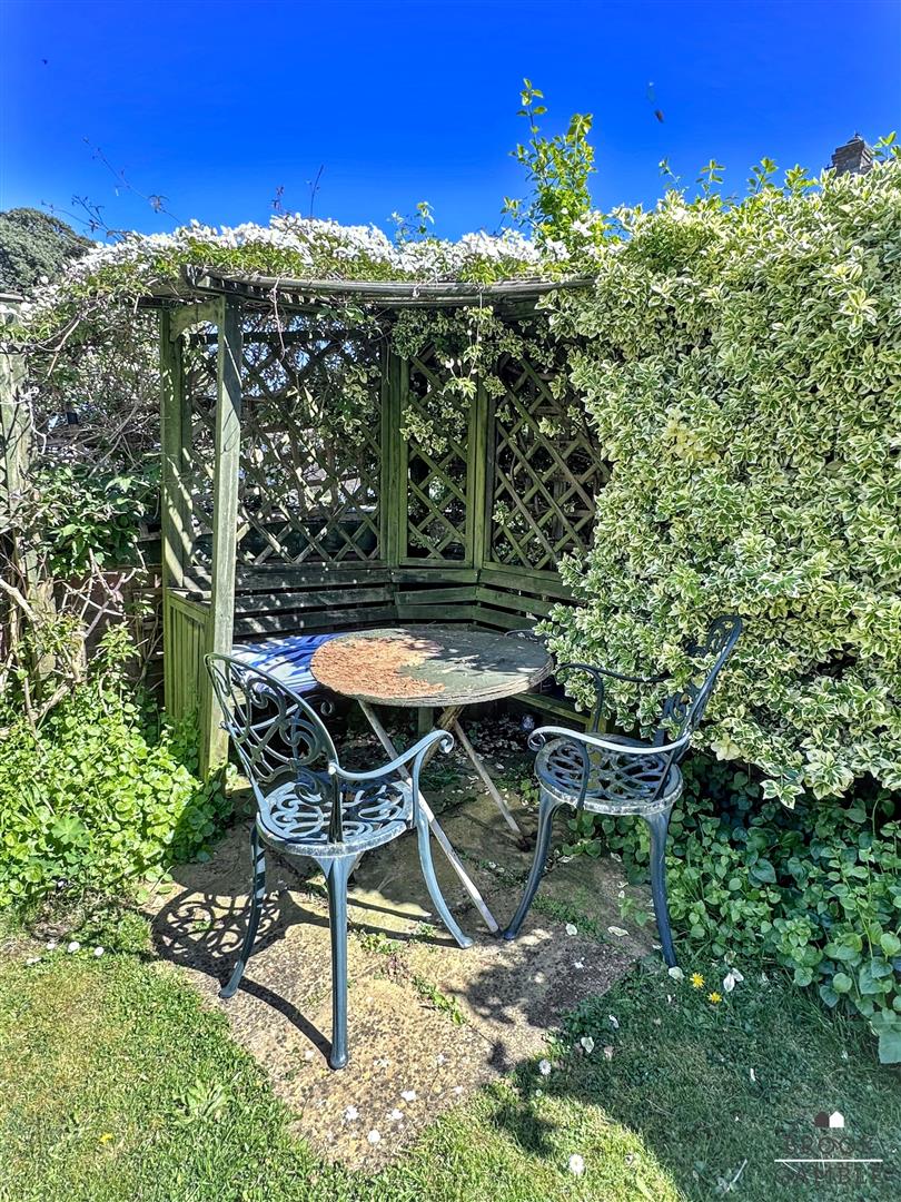 3 Bedroom House. Beechwood Crescent in Eastbourne, East Sussex 15